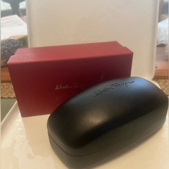 NWT Salvatore Ferragamo Women’s Sunglasses - Picture 3 of 6